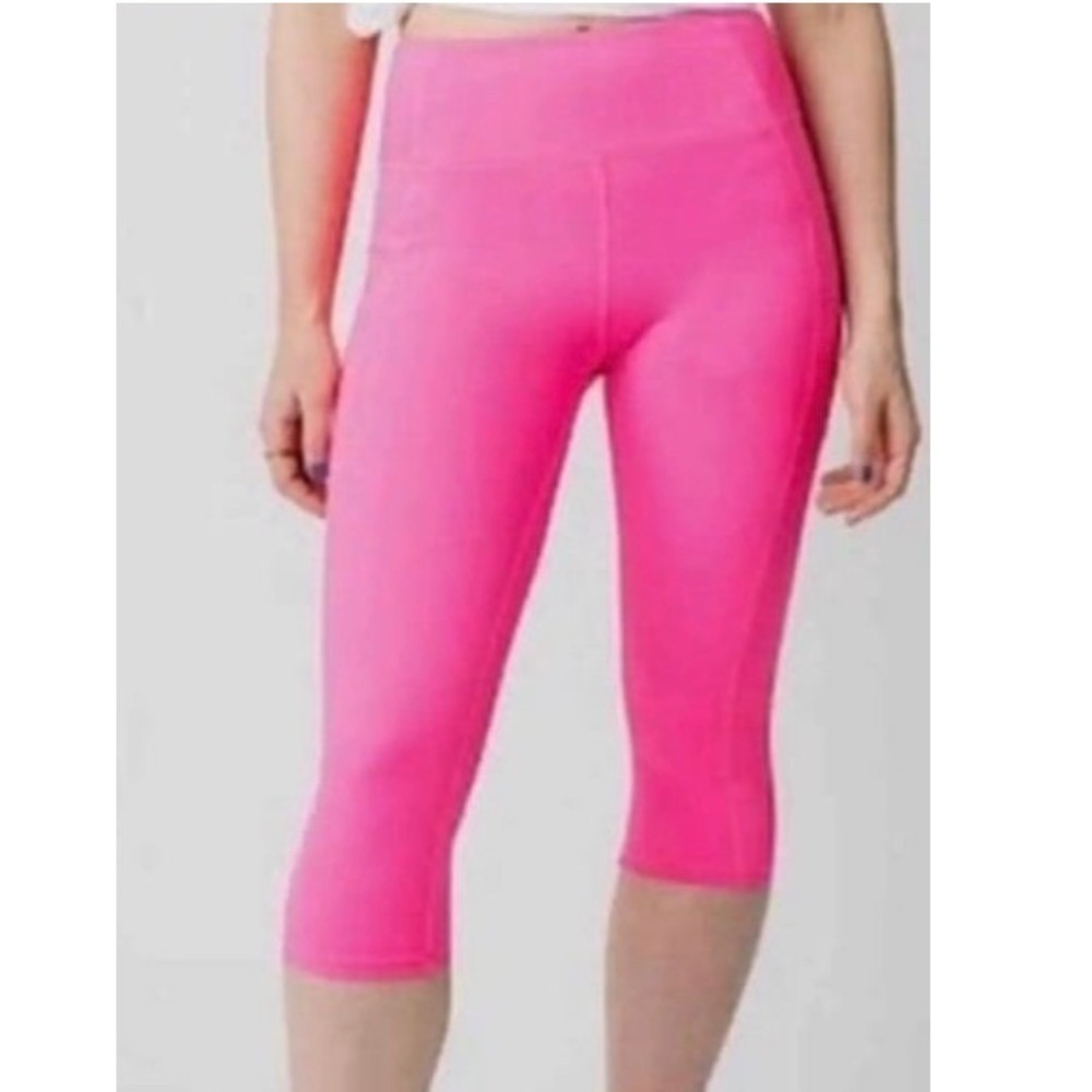 Zyia Active Pink Capri‎ Leggings with Pockets High Waisted Size 2